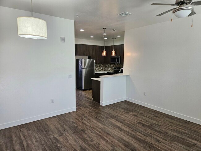 Foto del edificio - 8053 E Thomas Rd
