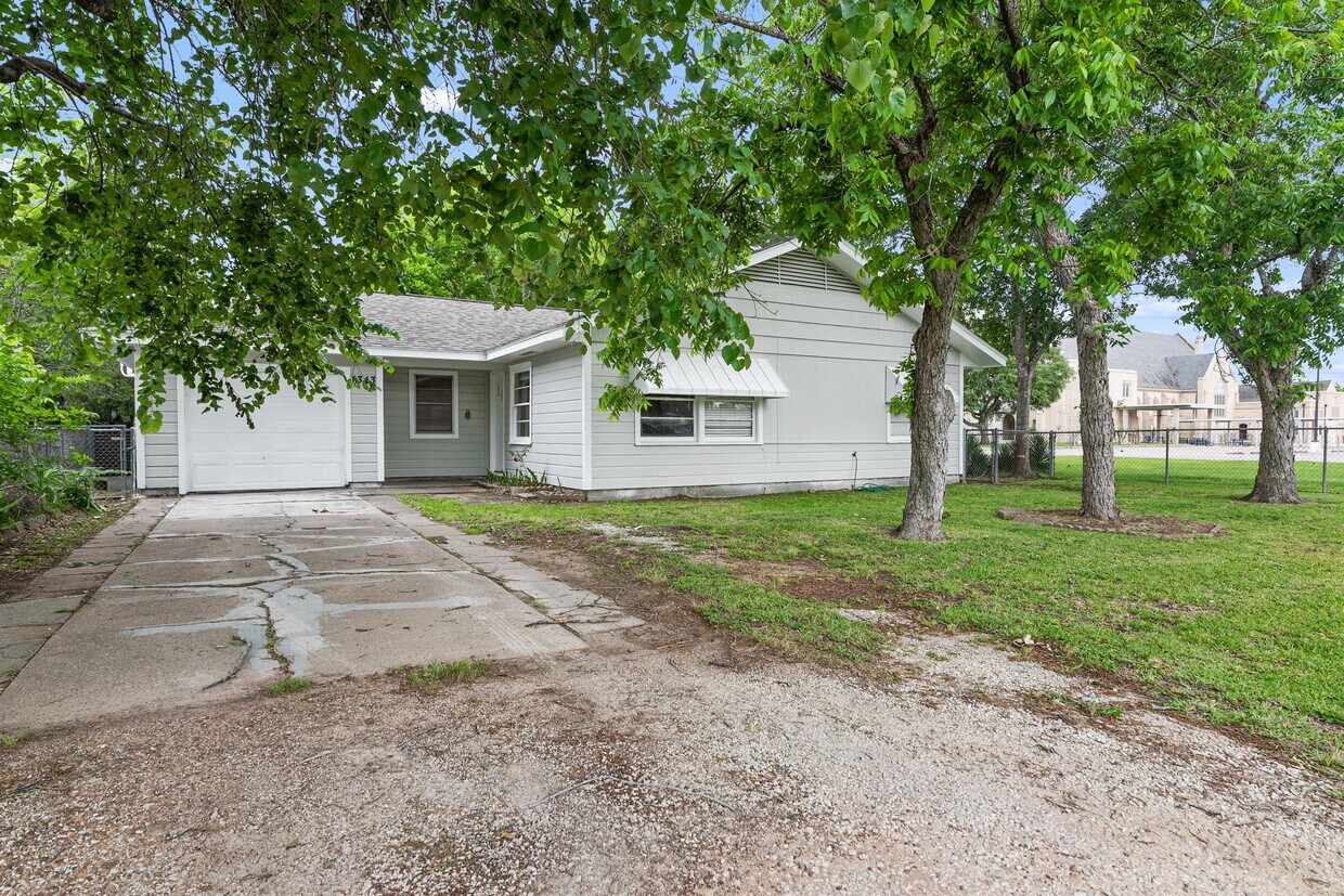 1313 James St, Rosenberg, TX 77471 House for Rent in Rosenberg, TX