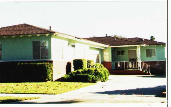 Foto del edificio - 300-302 Homer Ave