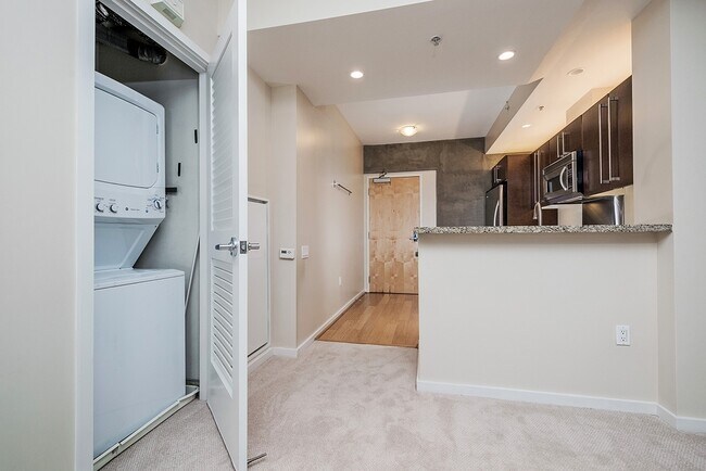 Building Photo - Downtown Condo with Padre Game Viewing Deck
