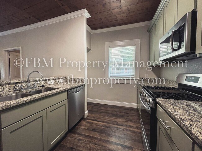 Foto del edificio - 104 Sunset Circle - Beautiful 4 Bedroom, 2...