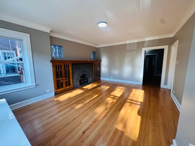 Foto del edificio - 6721 S Maplewood Ave