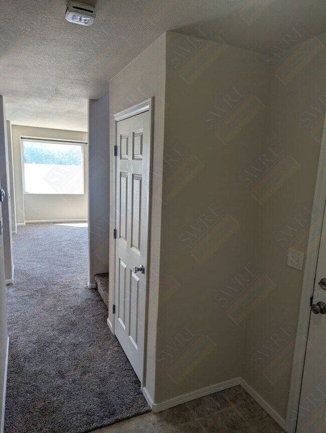 Building Photo - 4 Bedroom 2.5 Bath Townhome, Coming Soon!