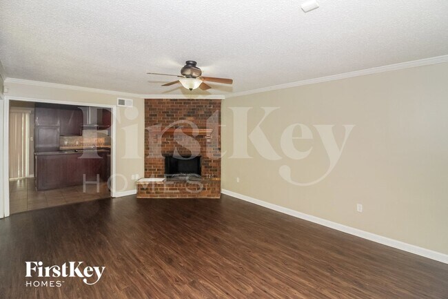 Foto del edificio - 6047 Tiffany Rd