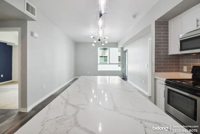 Building Photo - 12655 Bluff Creek Dr