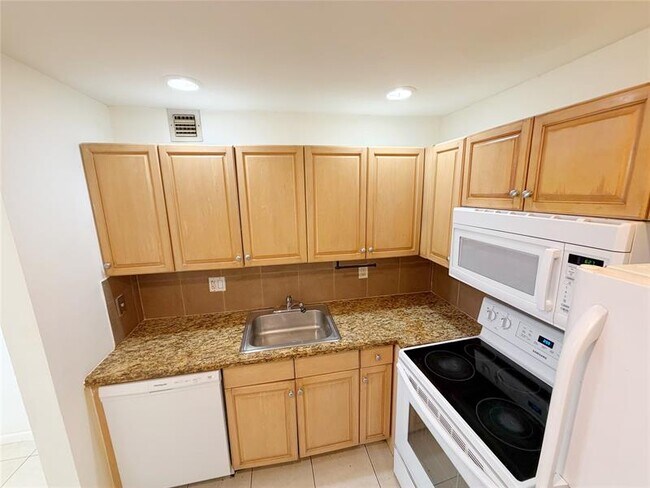 Building Photo - 640 NW 13th St