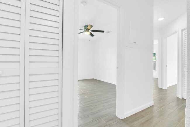 Foto del edificio - 13729 Yarmouth Dr