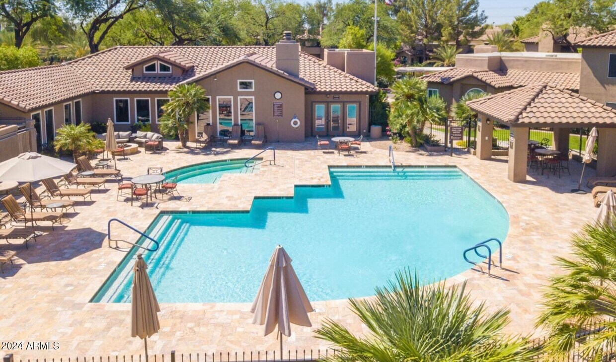 Foto principal - 9450 E Becker Ln