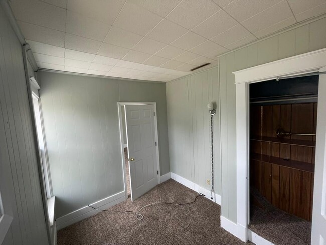 Building Photo - 460 East 33rd Street, Unit 462