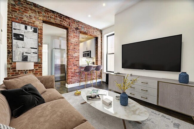 Building Photo - 303 Broome St