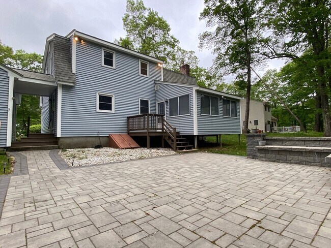 Building Photo - 336 Cedar St