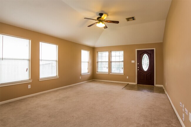 Foto del edificio - 10743 Jordan Heights Dr