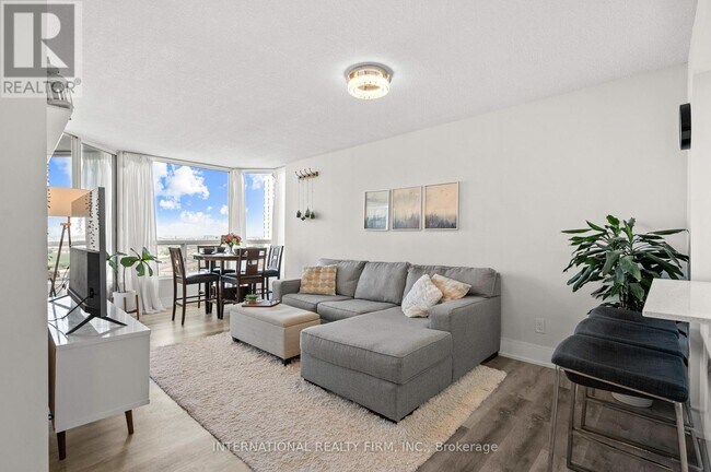 Photo du bâtiment - 4460-4460 Tucana Ct