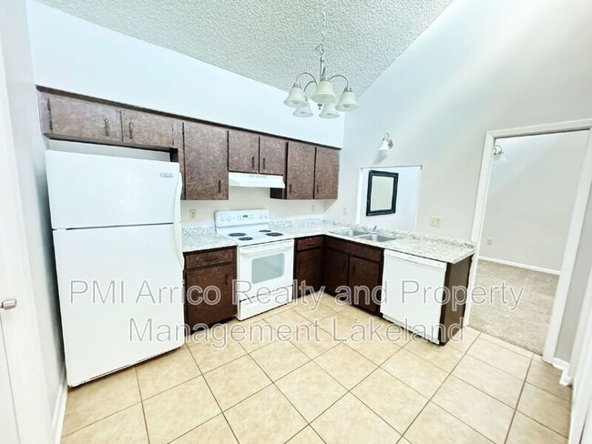 Building Photo - 3571 Raintree Ct