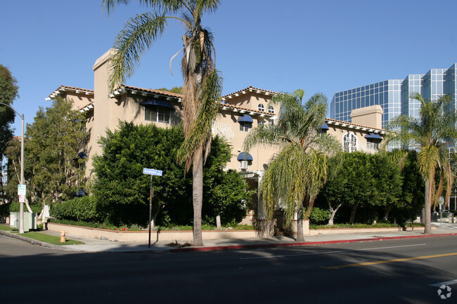 Building Photo - Granada Apartments