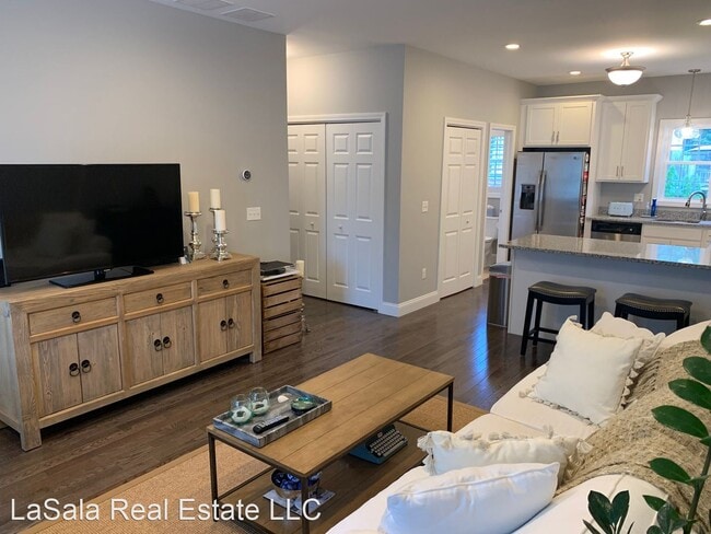 Building Photo - 2 br, 2 bath House - 35 Ringgold Street Un...