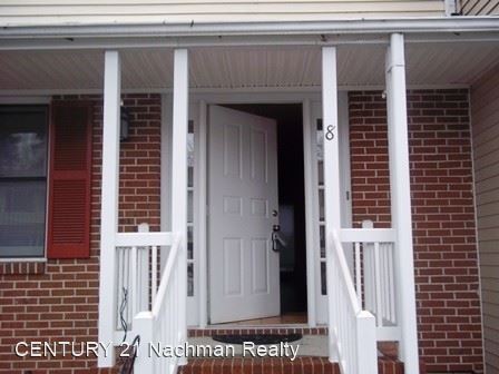 Primary Photo - 3 br, 2 bath House - 8 Bromley Drive