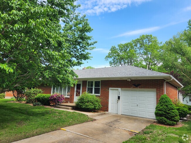 Building Photo - 624 Bollman Ave