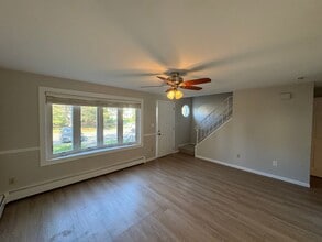 Building Photo - 20 Northwoods Cir