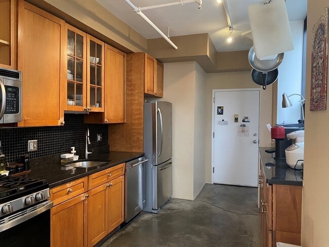 Building Photo - 453 Washington St