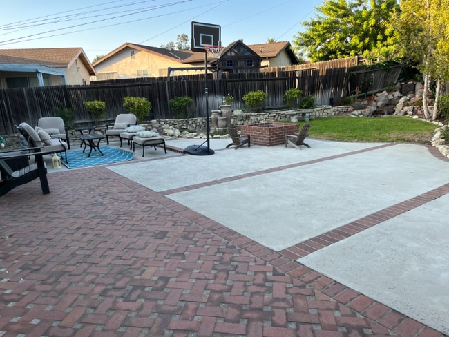 Foto del edificio - 6051 Flambeau Rd