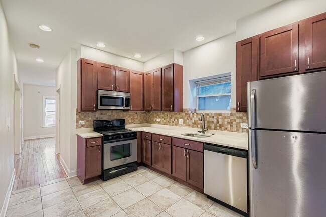 Foto del edificio - 2700 N Artesian Ave