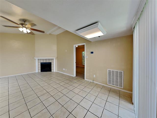 Building Photo - 422 Dollins St