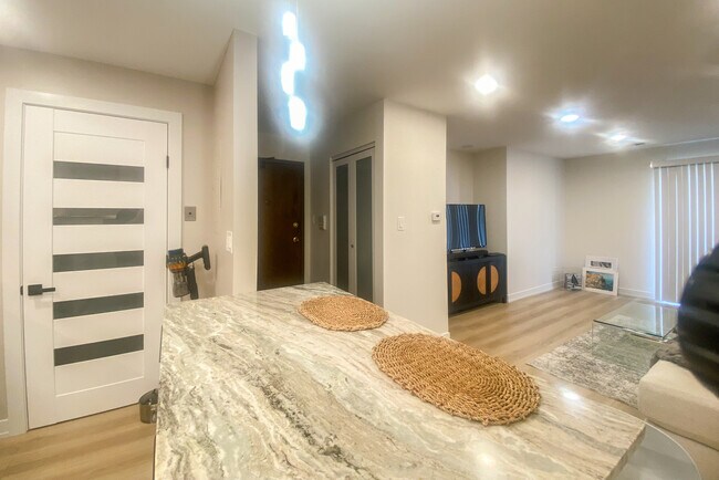 Foto del edificio - 715 W Central Rd