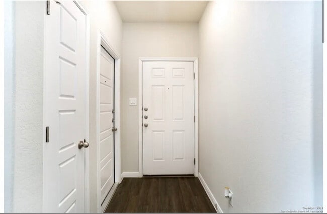 Building Photo - 537 Grayson Ln