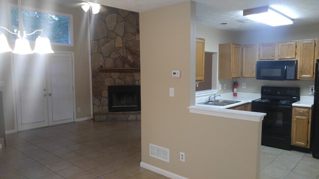 Building Photo - 1924 Cornell Way