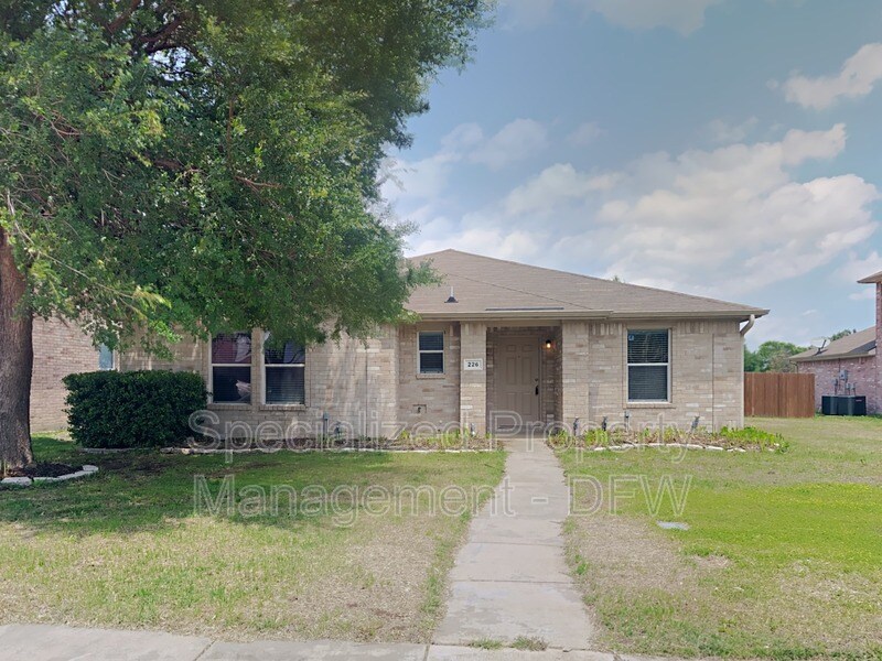 Primary Photo - 226 Indian Trail