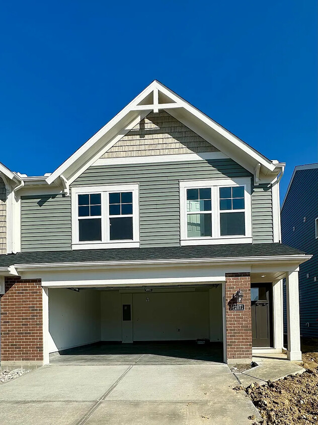 Front - 2075 Barleybrook St (Batavia, OH)