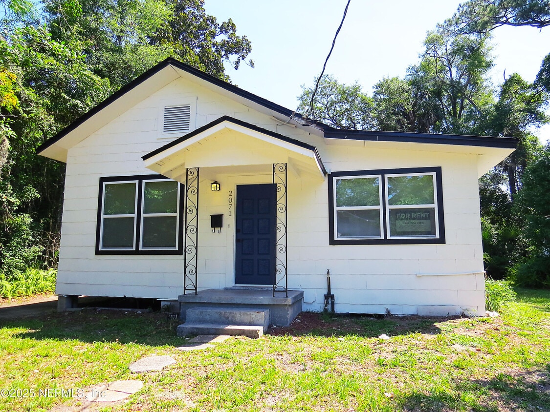Primary Photo - 2071 Southampton Rd