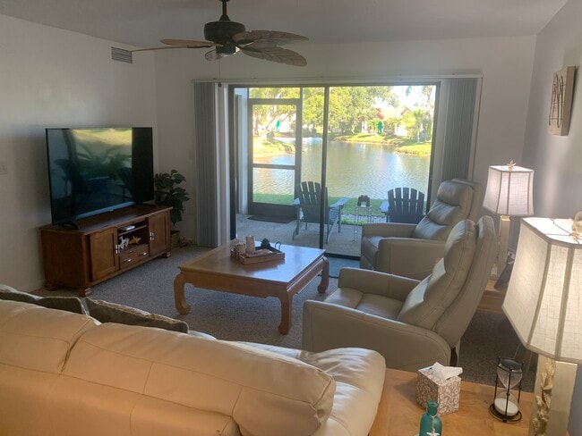 Foto del edificio - 1100 Capri Isles Blvd