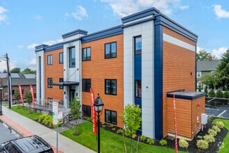 Building Photo - 1991 Union Plaza