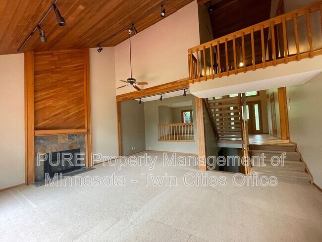 Foto del edificio - 4432 Woodlane Dr