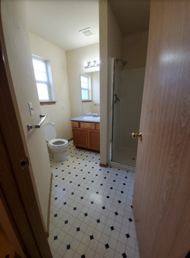 Foto del edificio - Rent Special: $1,750 for July and August, ...