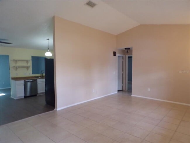 Foto del edificio - 18407 Avon Ave