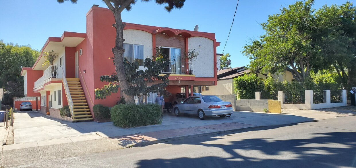 Foto principal - 4320 Russell Ave