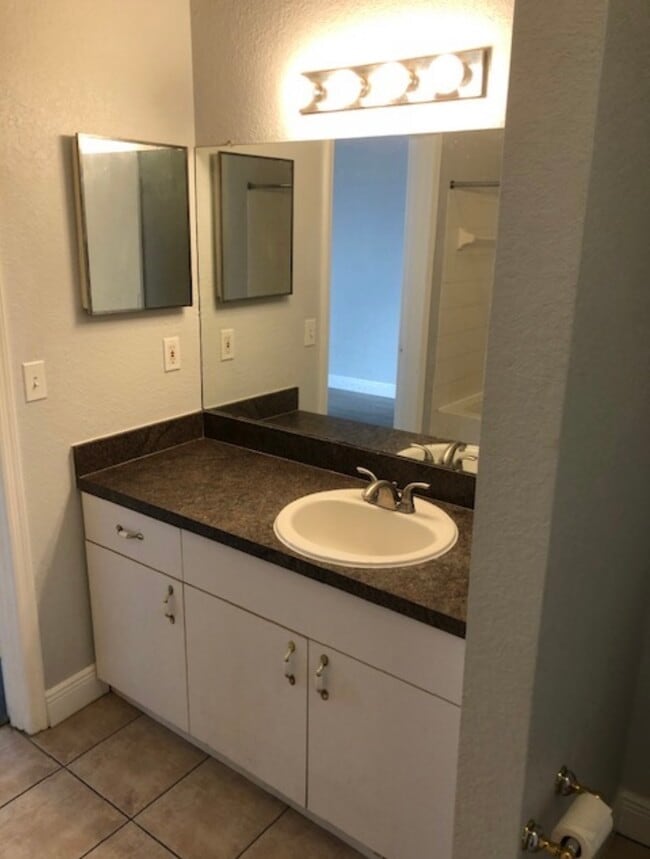 Foto del edificio - 6312 Raleigh St