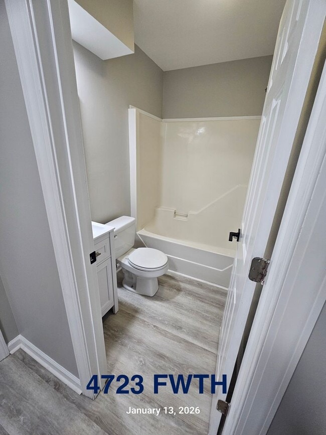 Building Photo - FAIRWAY TOWNHOMES