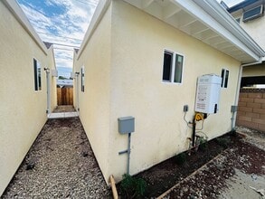 Building Photo - 14210 Sylvan St