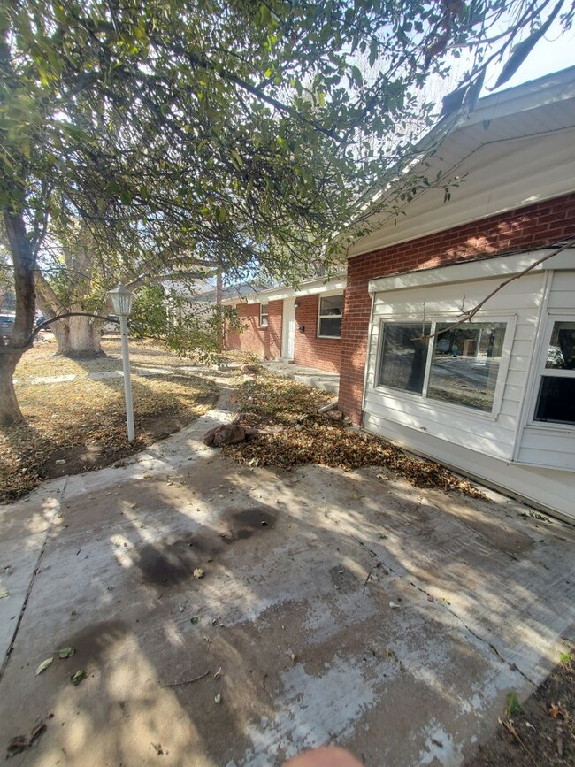 Foto del edificio - Spacious Ranch Style 4 BR Available in Aug...