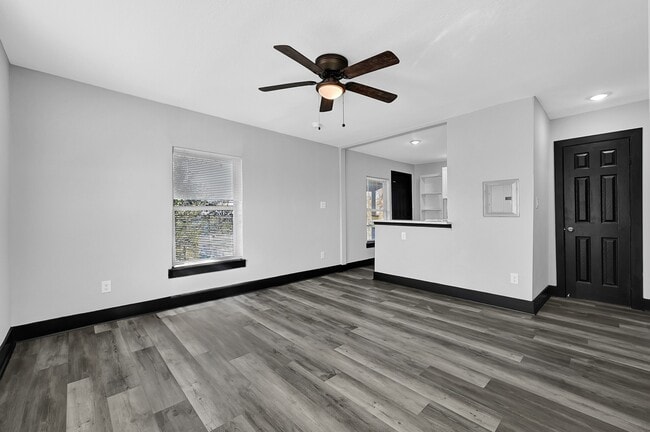 Building Photo - 1313 10th St