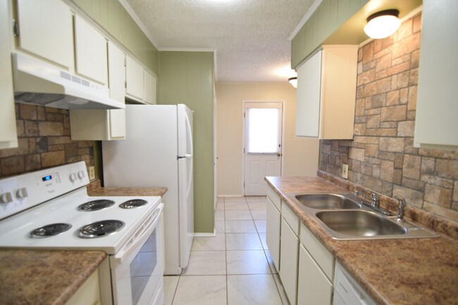 Foto del edificio - 1056 Lindsey Cir