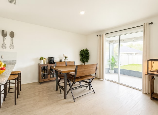 Photo - 198 Stonecrest Dr House