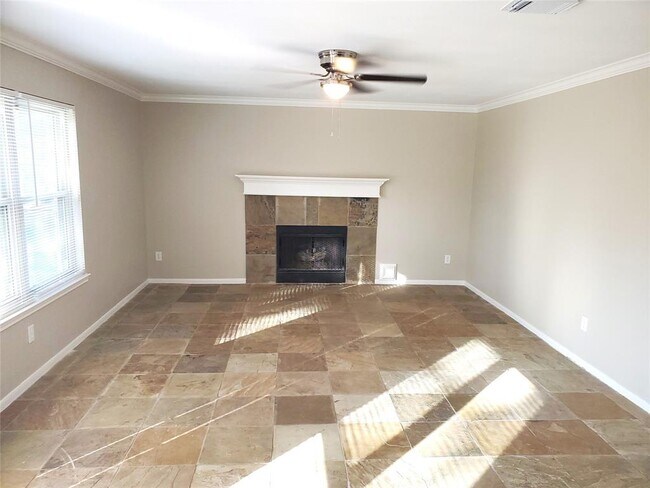Building Photo - 2111 Aberdeen Dr