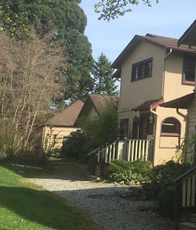 Primary Photo - 105 125th St E