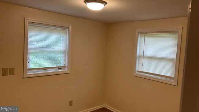 Foto del edificio - 17528 Ward Ave