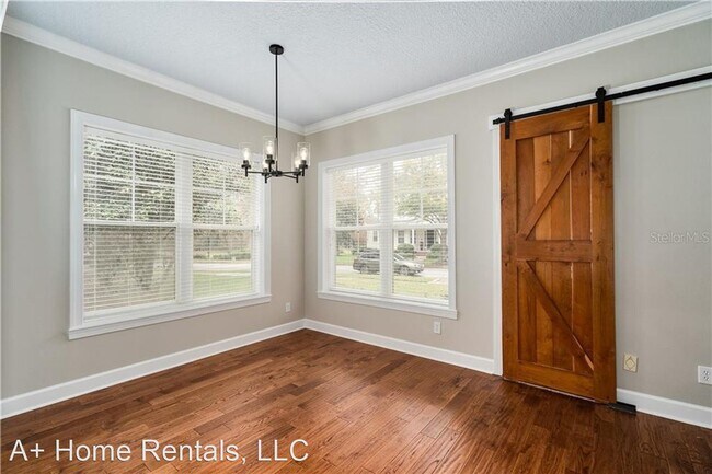 Building Photo - 4 br, 3.5 bath House - 1408 Stickley Ave.
